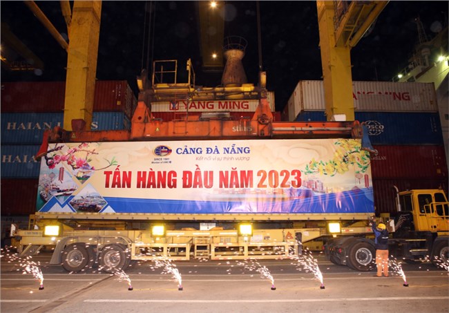 Cảng Đà Nẵng đón chuyến tàu đầu năm Quý Mão-2023 (22/1/2023)